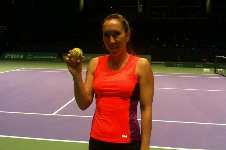 Jelena Janković dobila malu nagradu kao najsaosećajnija teniserka u Istanbulu (FOTO)