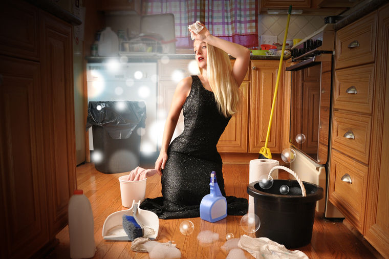 Udajom žena dobije 7 sati dodatnog rintanja po kući: Sa burmom stiže kuvanje, čišćenje, spremanje