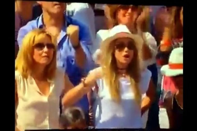 Sedi tu i ćuti: Sestra Rafe Nadala ošamarila majku u žaru navijanja! (VIDEO)