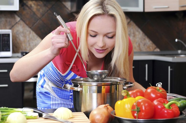 Da voda više ne kipi tokom kuvanja: Za jednostavnu caku treba vam samo ovo! (VIDEO)