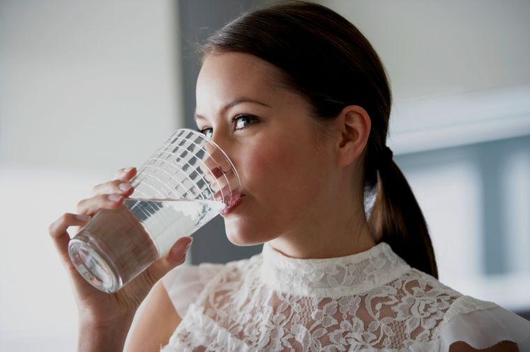 Tri alarmantna znaka da ste dehidrirali: Već sad posegnite za čašom vode!