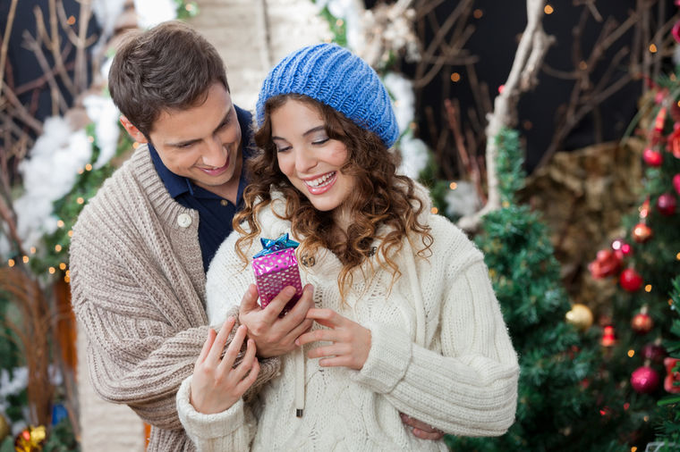 5 grešaka koje činimo pri kupovini poklona: Nemojte razočarati bliske ljude za praznike!