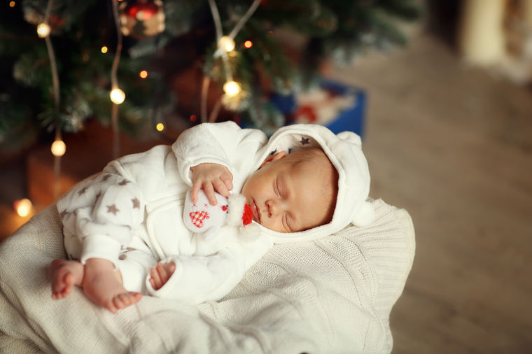 Pravi blagoslov za porodicu: Rodio se dečak u metrou na Božić!