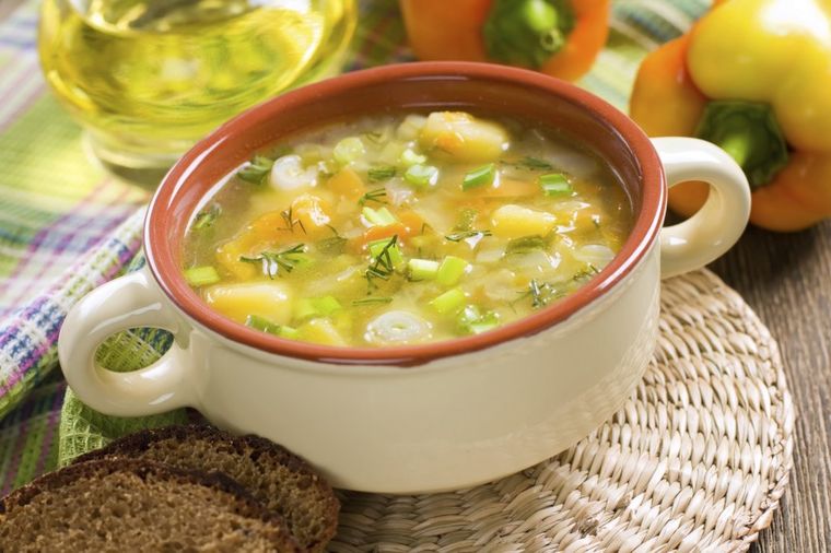 Domaća pileća supa po bakinom receptu: Lek koji oporavlja telo!
