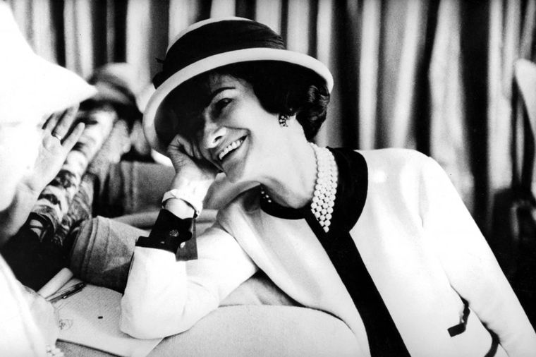 50 godina od smrti legendarne žene i modne dizajnerke: Podsetite se 7 večnih saveta Koko Šanel! (FOTO)