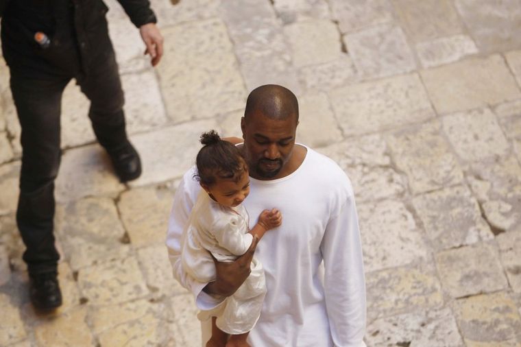 Kim Kardašijan i Kanje Vest u poseti Jerusalimu: Krstili ćerku u Svetom gradu! (FOTO)