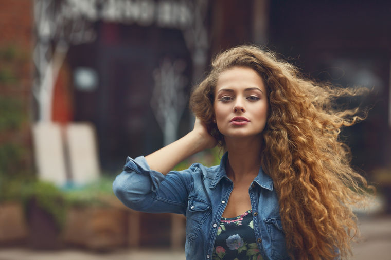 Neka vaša kosa postane vaš zaštitni znak: Sprečite opadanje, proređenost i njen loš izgled!