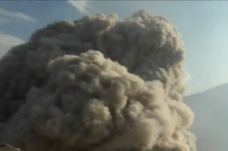 Trideset puta za 4 dana: Spektakularna erupcija vulkana u Nikaragvi! (VIDEO)
