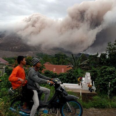 Proradio vulkan na Sumatri: Više od 1.000 ljudi evakuisano! (FOTO)