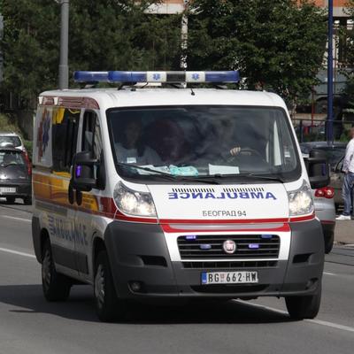 U centru Beograda: Devojka (23) upala u šaht dubok 7 metara