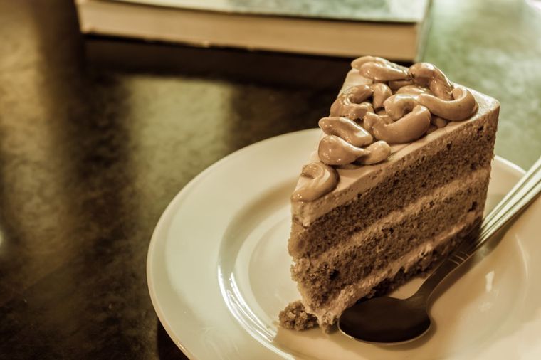 Čokoladno kremasta torta: Potrebno vam je samo ovih 5 sastojaka!