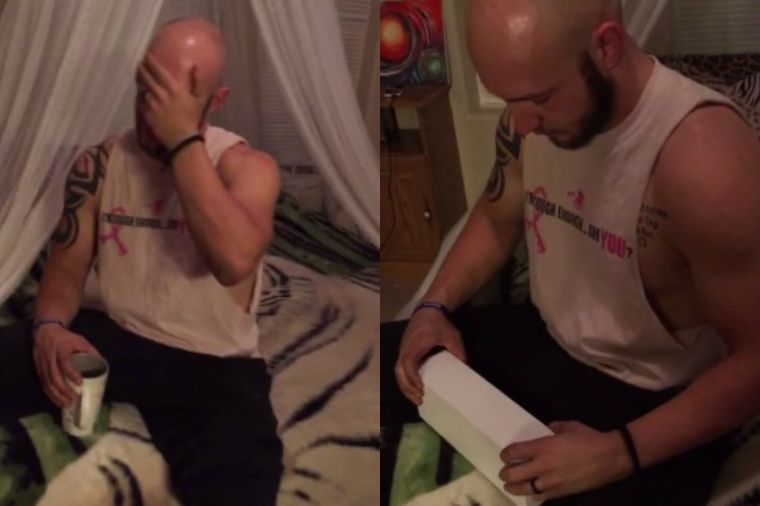 Mislio da je dobio sat: Kada je otvorio kutiju, suze su mu potekle! (VIDEO)