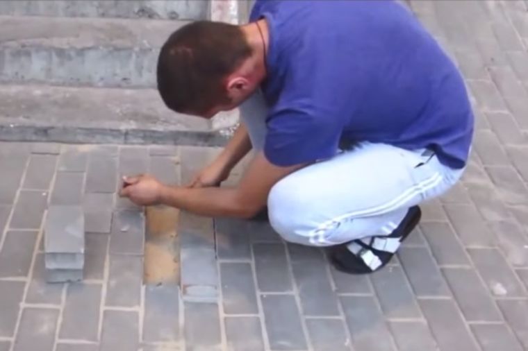 Čudni zvuci su dopirali iz asfalta: Kad su podigli beton, svi su zanemeli! (VIDEO)