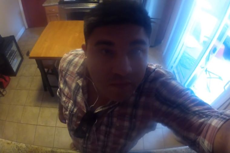 Nestajala mu hrana, pa je postavio kameru: Snimak ga je šokirao! (VIDEO)