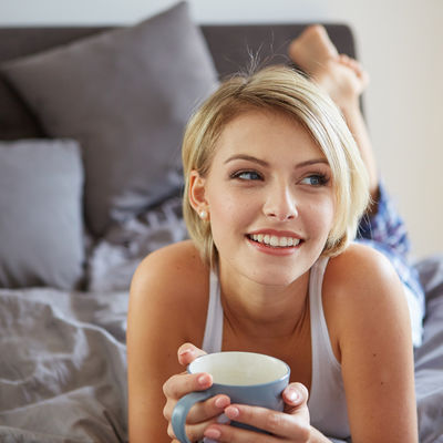 Smiruje živce, olakšava disanje, eliminiše celulit: Ovaj čaj čini čuda za vaše telo! (RECEPT)