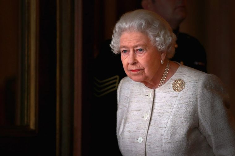 Kraljica Elizabeta van sebe od besa: Ispunio se njen najveći strah!