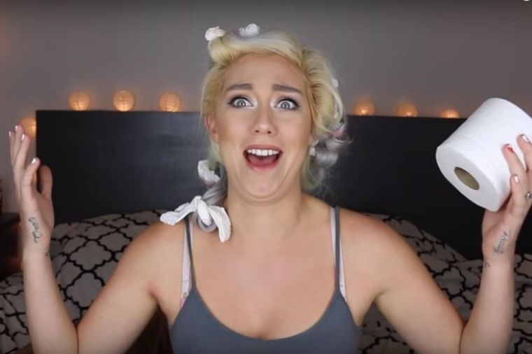 Stavila je toalet papir na kosu: Pogledajte zašto, oduševiće vas! (VIDEO)