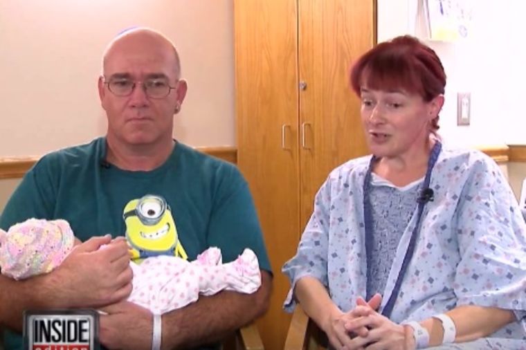Istinita priča: Žena (47) rodila bebu, a nije ni znala da je trudna! (FOTO, VIDEO)