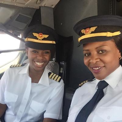 Ušle u istoriju: Po prvi put žene kapetani za upravljačem boinga 737! (FOTO)