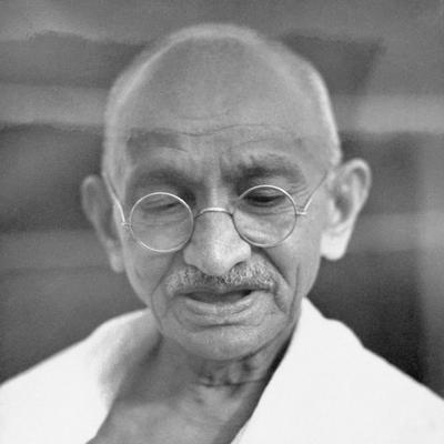10 moćnih pravila Mahatma Gandija koja menjaju svet: Nije mudro biti previše siguran u svoju mudrost!