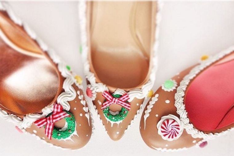 Idealne novogodišnje cipele: Potpuno neverovatne štikle sa Božićnim simbolima! (FOTO)