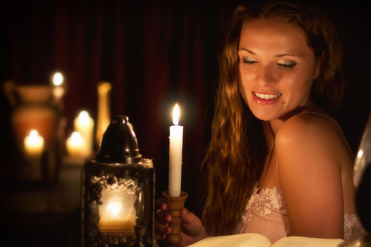 Napravite oltar za ljubav koji donosi sreću: Tajna je u pismu i jednoj sveći!