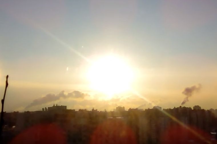 Čudo na nebu iznad Rusije: Obasjala ih 3 sunca! (VIDEO)