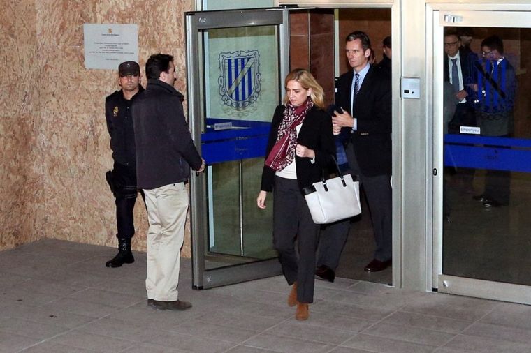 Nezapamćeni skandal potresa Španiju: Princezi preti 8 godina zatvora! (FOTO)