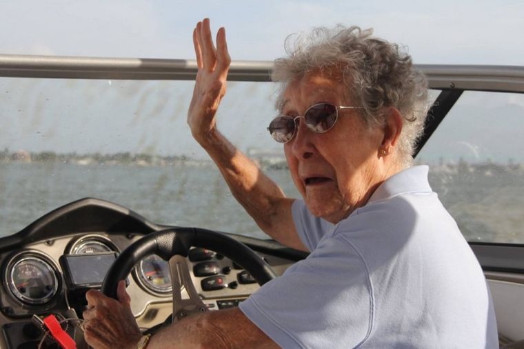 Otkrili joj rak, ali umesto lečenja baka (90) odlučila da putuje: Ovako izgleda njen život! (FOTO)