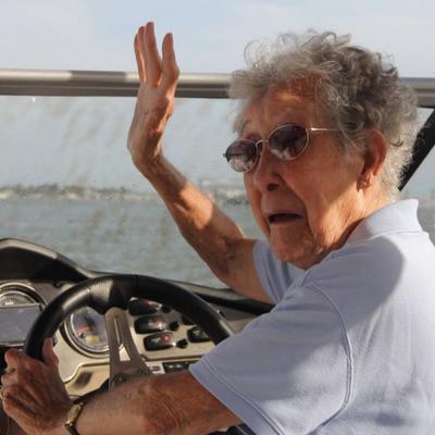 Otkrili joj rak, ali umesto lečenja baka (90) odlučila da putuje: Ovako izgleda njen život! (FOTO)