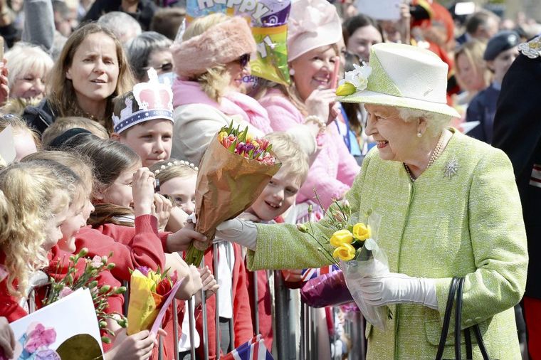 Slavlje u Velikoj Britaniji: Danas se obeležava 90. rođendan kraljice Elizabete! (FOTO)