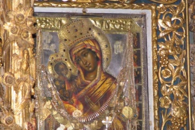 Danas je praznik ikone Presvete Bogorodice Pećke: Čudotvornoj svetinji se molite ovako! (VIDEO)
