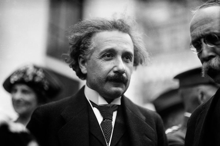 VEĆ SAM POČEO DA SE PLAŠIM DA MI VIŠE NEĆEŠ PISATI: Albert Ajnštajnovo inspirativno pismo sinu iz 1915. godine!
