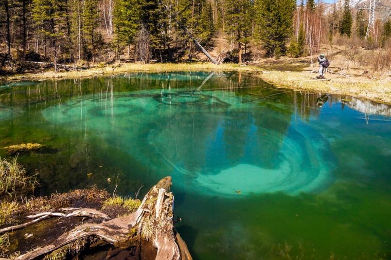 Jezero Vrisak u Rusiji: Nestvarni gejzir od kojeg se diže kosa na glavi! (FOTO)