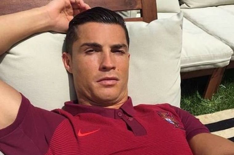 Masna kosa, krivi zubi, lice puno bubuljica: Ovako je nekada izgledao Ronaldo! (VIDEO)