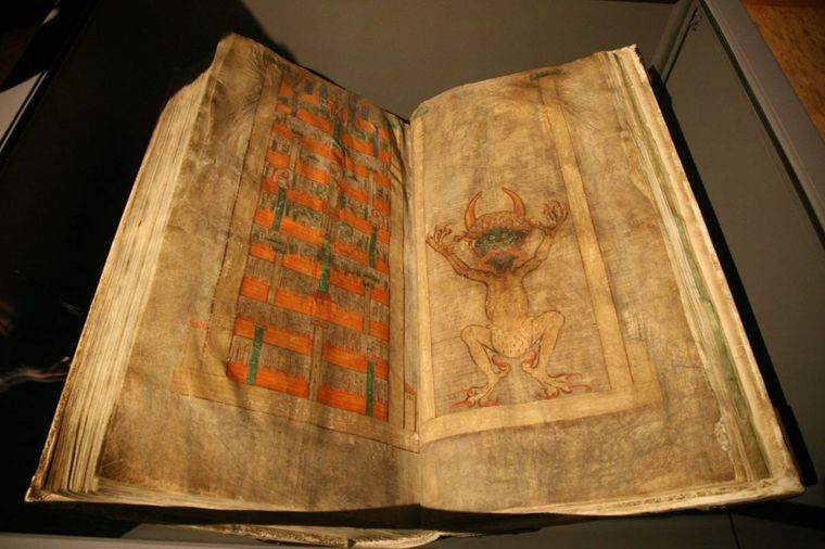 Misterija Đavolje Biblije: Knjiga koja donosi jad i bedu svakom ko je dotakne! (FOTO)