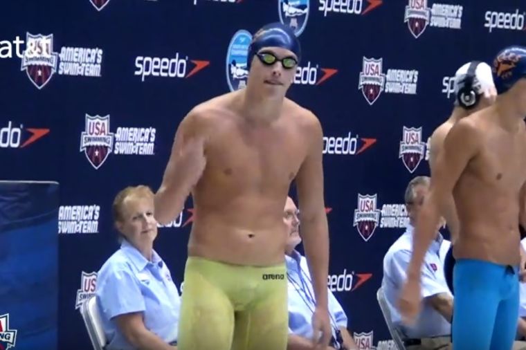 Najluđi ritual ikada: Ovaj olimpijac pred ulazak u bazen svaki put ocu pokaže srednji prst! (VIDEO)