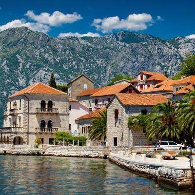 Biser u kamenu Boke Kotorske: Perast svake godine privlači putnike željne lepote i mira! (FOTO)