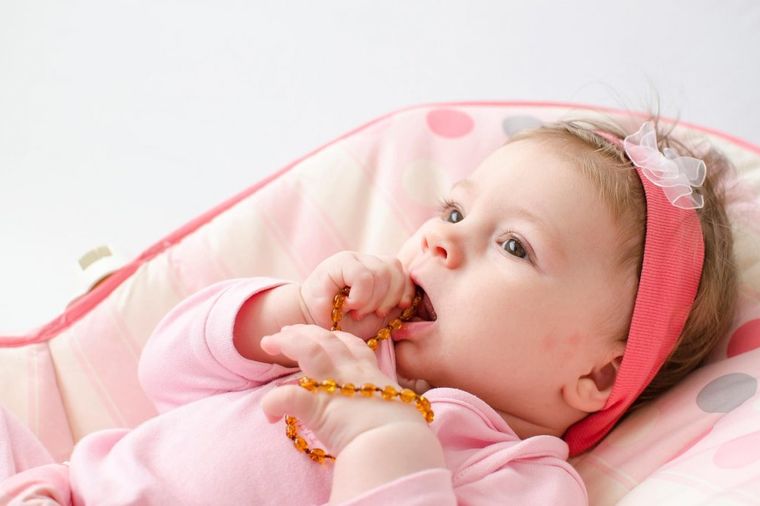 Ćilibar, magični lek za boljke vaše bebe: Sva pozitivna dejstva ogrlice!