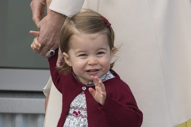 Princeza Šarlot puni 2 godine: Ovako su proslavili njen rođendan Kejt i Vilijam! (FOTO)