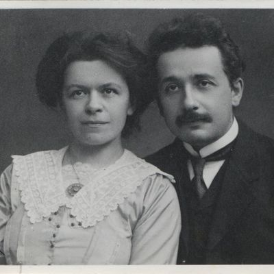 Tragedija Mileve Marić: Zbog ljubavi sa Ajnštajnom dala dete na usvajanje, proveravala mu radove, a zauvek ostala u njegovoj senci! (FOTO)