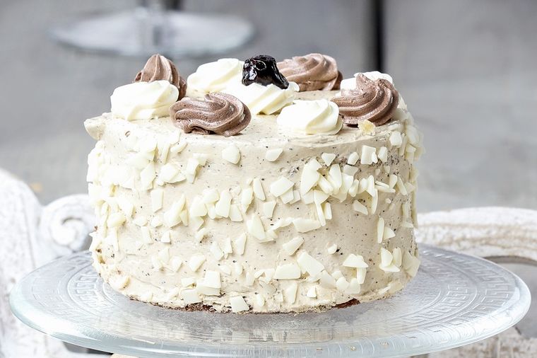 Posna bela torta puna čokolade: Laka kao san, gotova za čas! (RECEPT)
