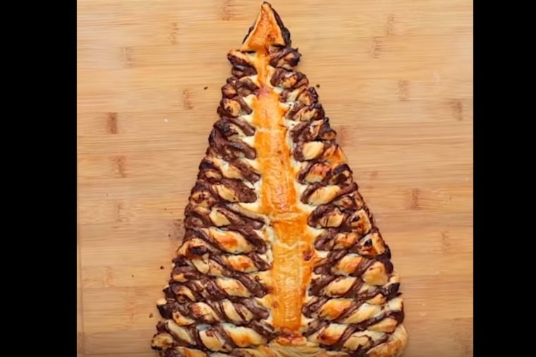 Najlepši slatkiš za Novu godinu: Jelka kolač gotov za 5 minuta! (RECEPT, VIDEO)