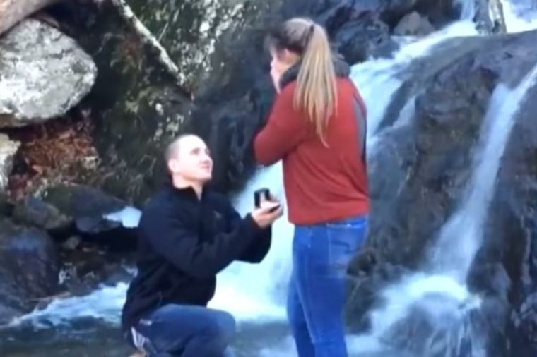 Zaprosio je i rekla je Da: A onda je usledio pravi pakao! (VIDEO)
