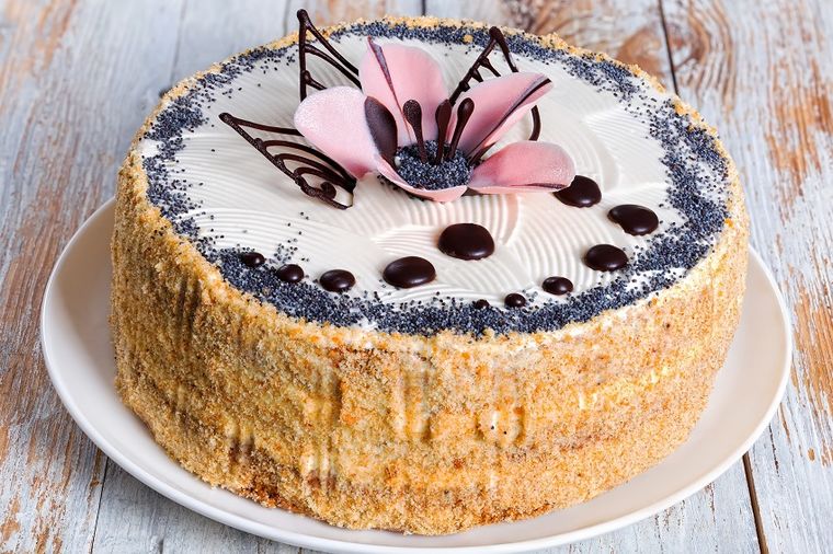 Pesak torta, omiljena srpska poslastica: S razlogom se nosila na sva veselja! (RECEPT)