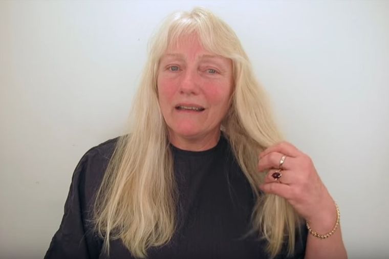 Došla u salon sa dugom plavom kosom: Nakon transformacije izašla kao druga osoba! (VIDEO)
