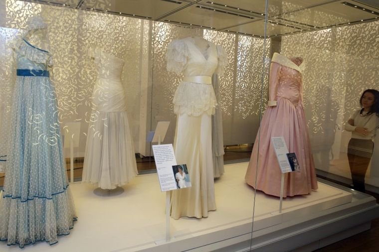 20 godina od pogibije: U Londonu predstavljena izložba o princezi Dajani (FOTO)