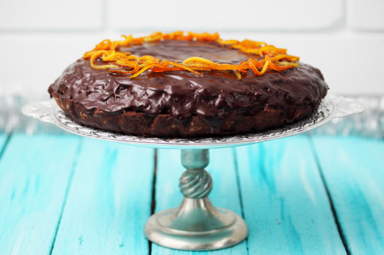 Čudo torta za čudesne trenutke: Neodoljivi spoj pomorandže i čokolade! (RECEPT)