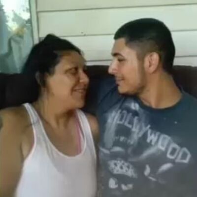 Majka u vezi sa svojim sinom: Niko nas ne može razdvojiti, ja ga stvarno volim! (VIDEO)