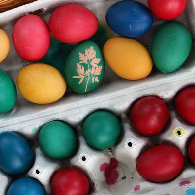 Kako da ofarbate jaja prirodnim bojama: Ovako su radile naše bake!
